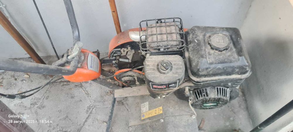 Продавам Мотофреза HUSQVARNA TF334