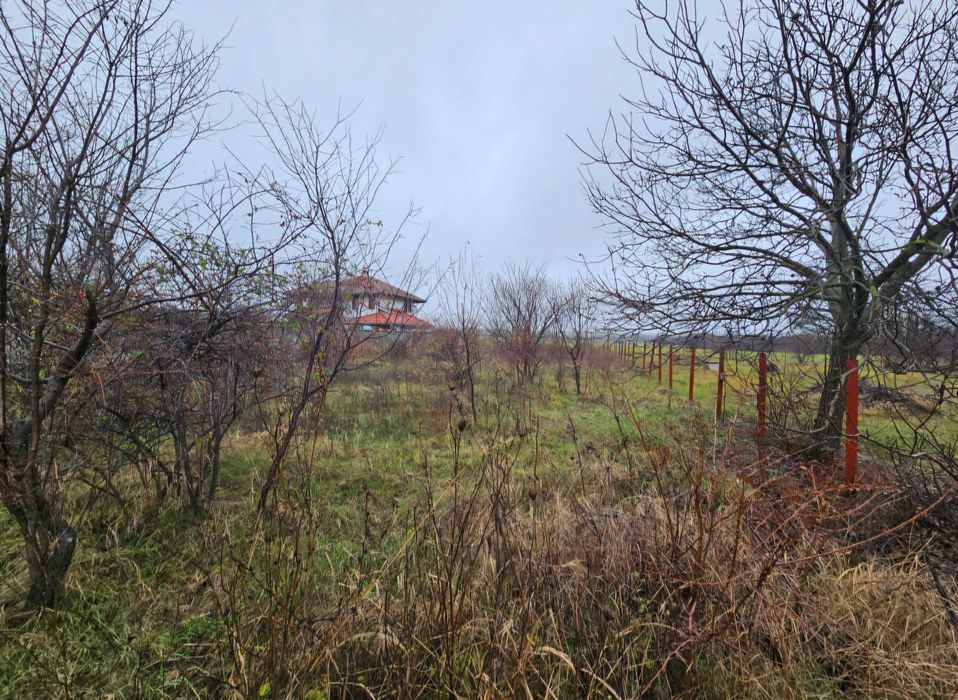 Парцел в село Самоводене