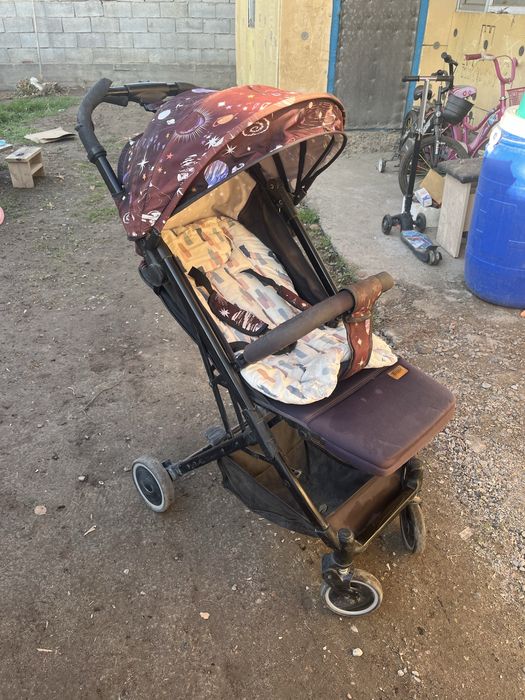Продам коляску, в подарок шезлонг