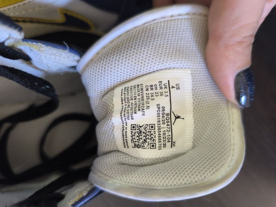 Подам кроссовки . Подойдут  на мальчика,и на девочку