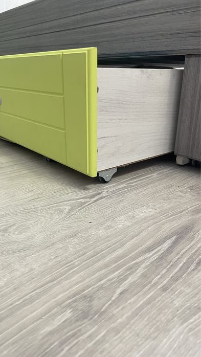 Кровать 180*90 без матраса