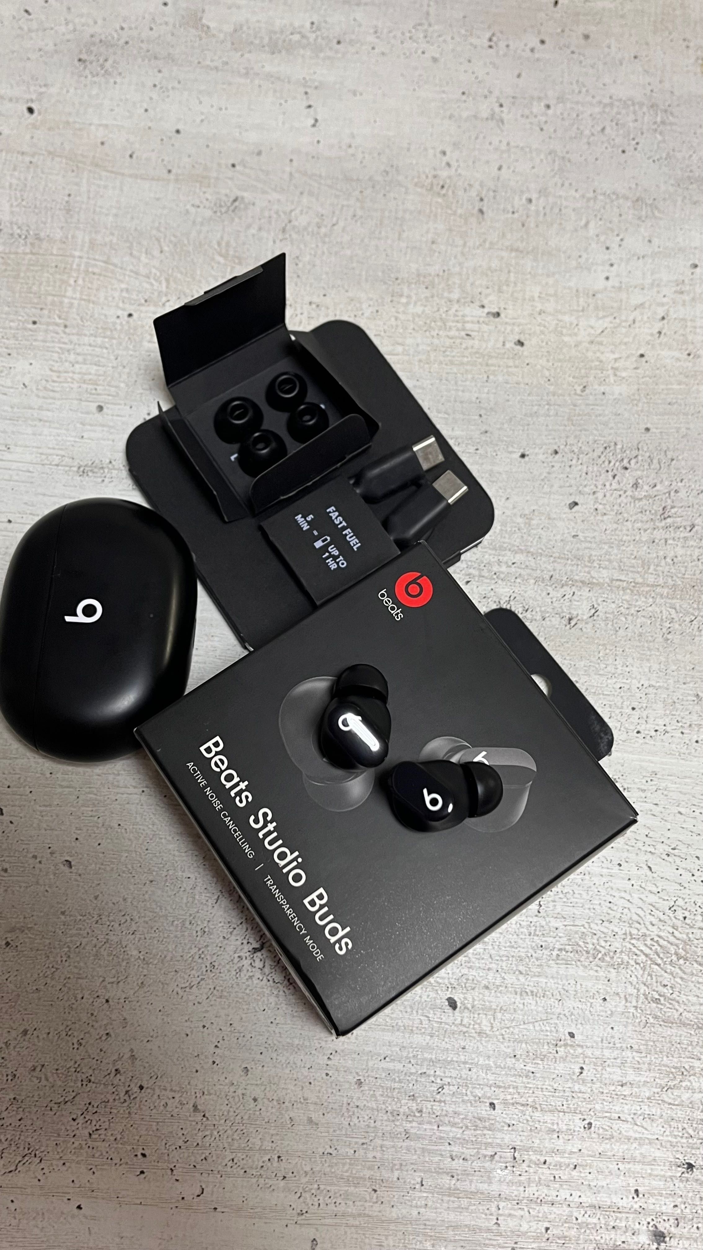 True Wireless Noise Cancelling Earbuds Beats Studio Buds