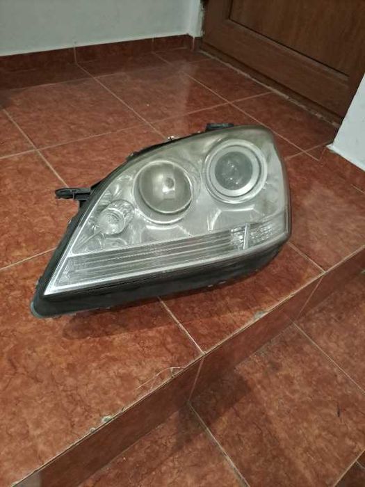 Far stanga Mercedes ML W164 original Europa