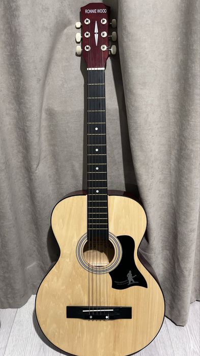 Акустическая гитара Ronnie Wood,хорошее состояние