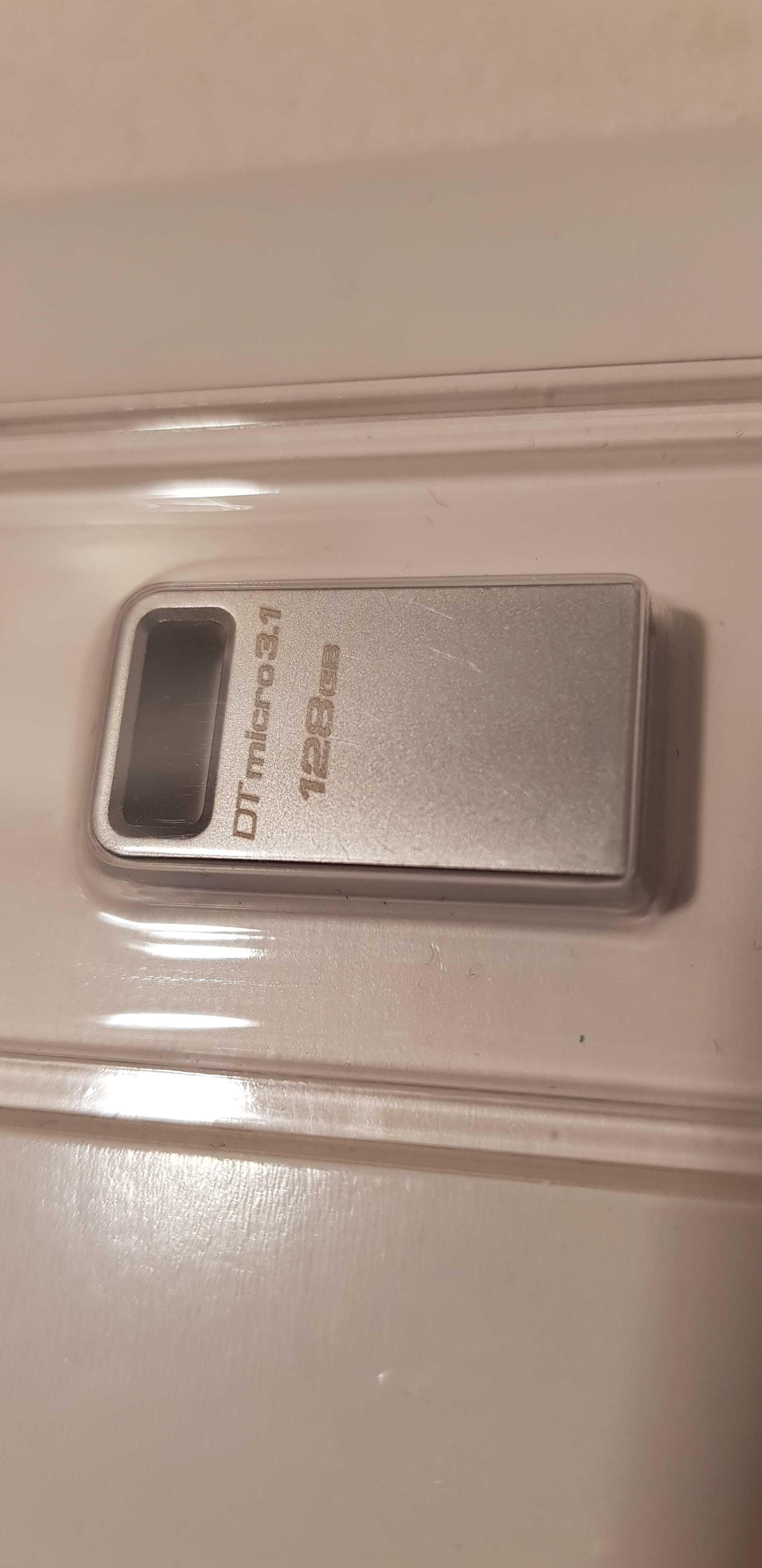 Флаш памет Kingston DataTraveler Micro 128GB USB 3.1