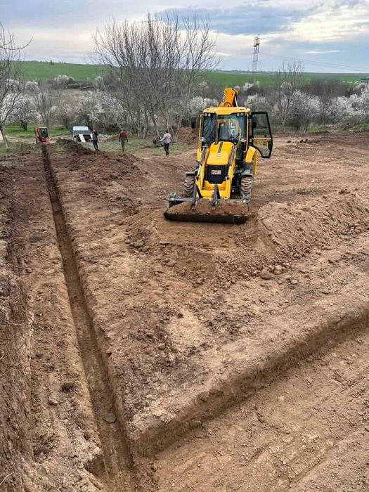 Услуги с багер и със строителна техника и изграждане на септични ями
