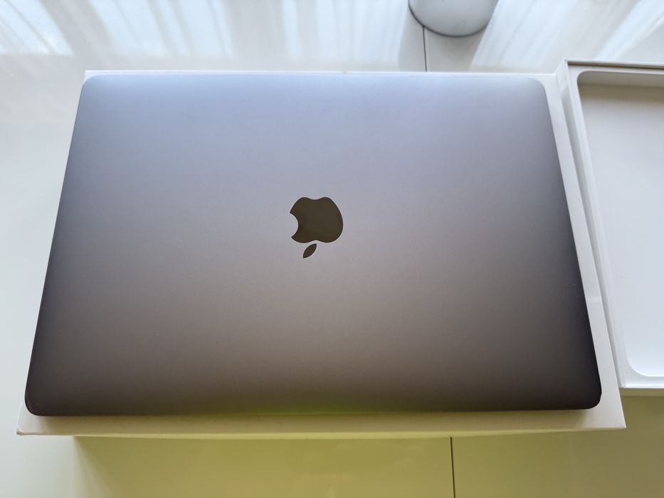 MacBook Pro 13” 8GB