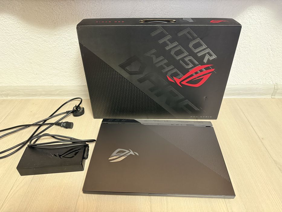 Лаптоп ASUS ROG Strix G713
