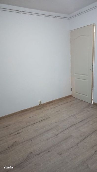 ap 3 cam decomandat-zona Lipovei-RENOVAT