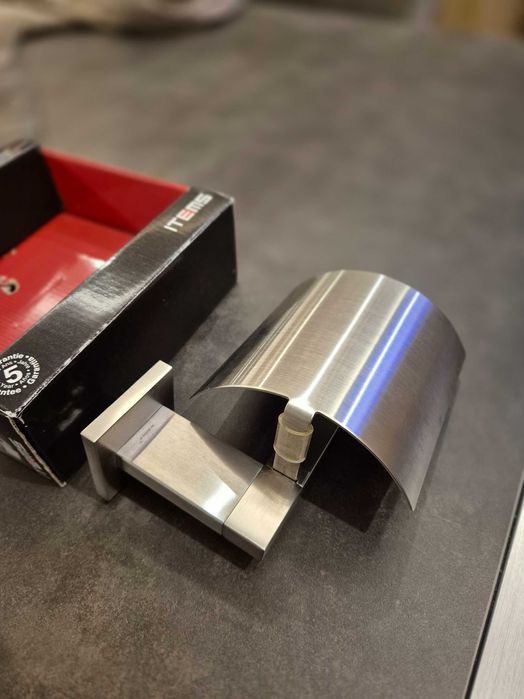 Продавам поставки за тоалетна хартия