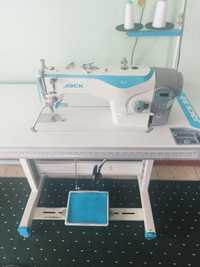 Прямострочная промышленная швейная машинка Jack A2s