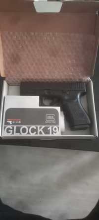 Въздушен пистолет Glock 19 cal 4,5
