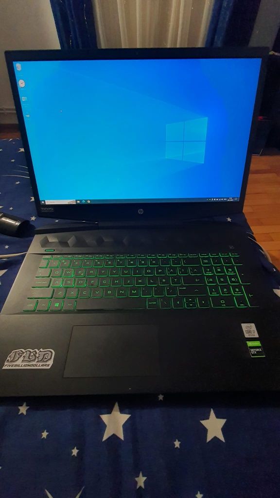 Vând laptop Gaming HP Pavilion 15-ec0004nq