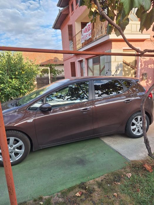 Vând KIA CEED 1.4