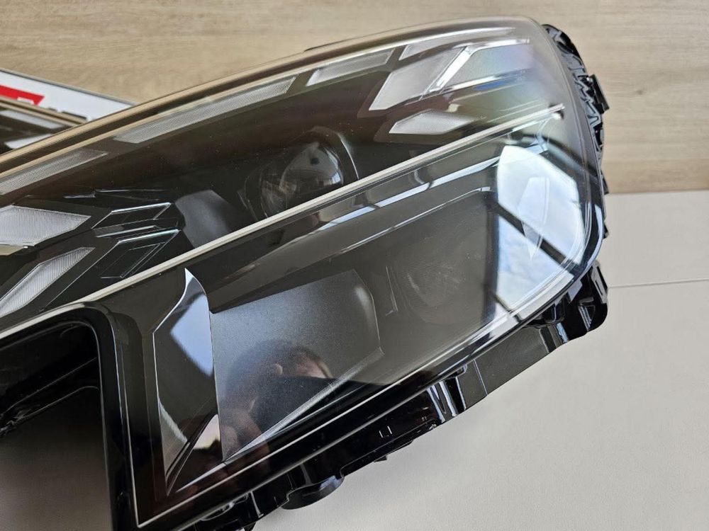 Audi Q7 SQ7  Q8 SQ8 2025 фарове/ стопове M4 facelift