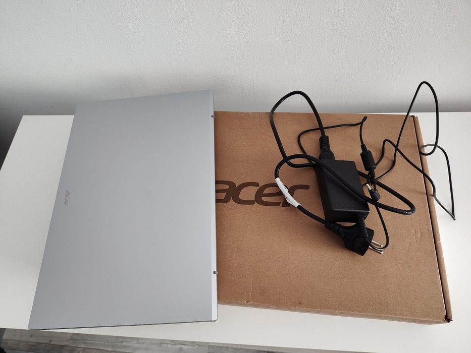 Acer Aspire 3 AMD Ryzen 7 5700U 15.6 Full HD 16 GB DDR4 512 GB SSD