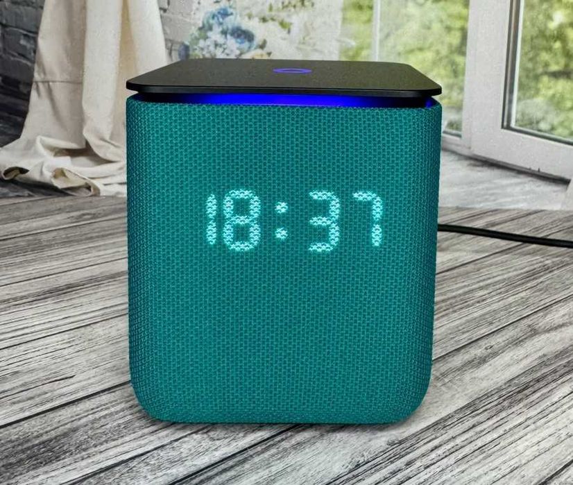 ПРОДАМ Яндекс Станция Миди (Умная колонка Алисой). Практический НОВОЕ.