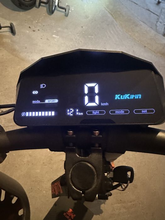 Trotineta kukirin G4 nouă