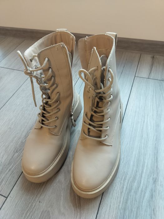 Botine din piele bej