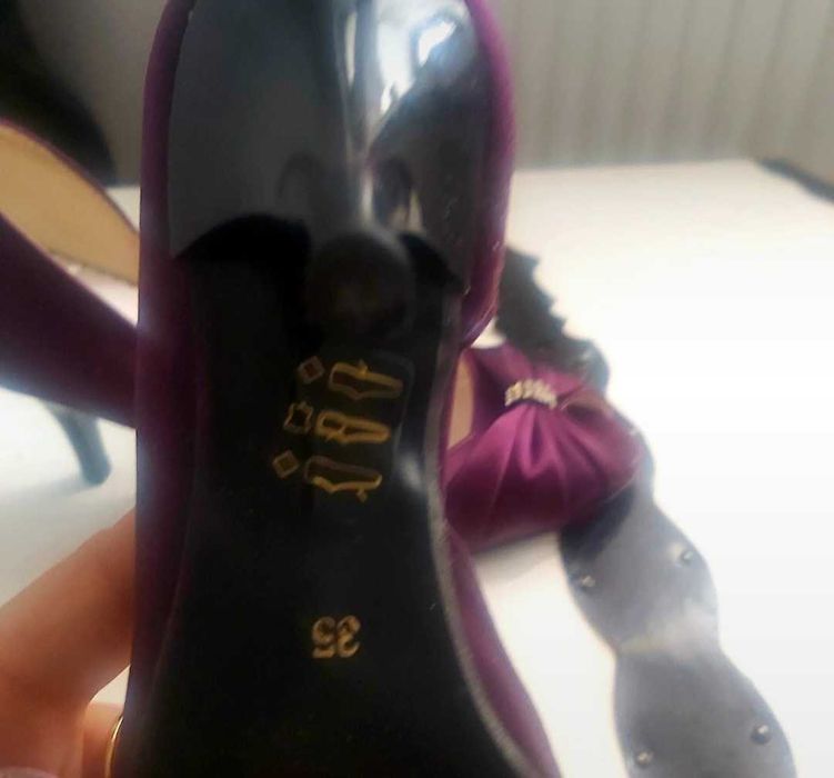 Pantofi eleganti, marimea 35, mov inchis.