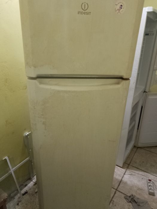 Frigider arctic 1,3m frigider 2 uși funcționale