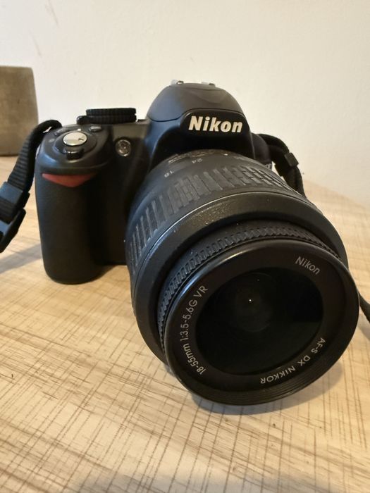 Nikon D3100.