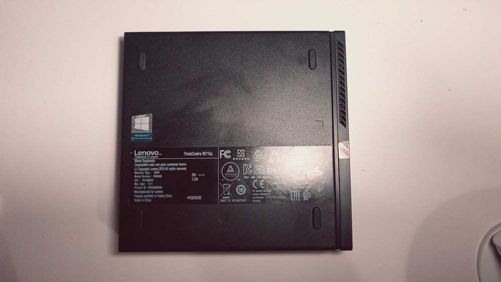 Mini PC Lenovo ThinkCentre M715Q Ryzen 5 2400GE Wi-Fi - Fără RAM/SSD