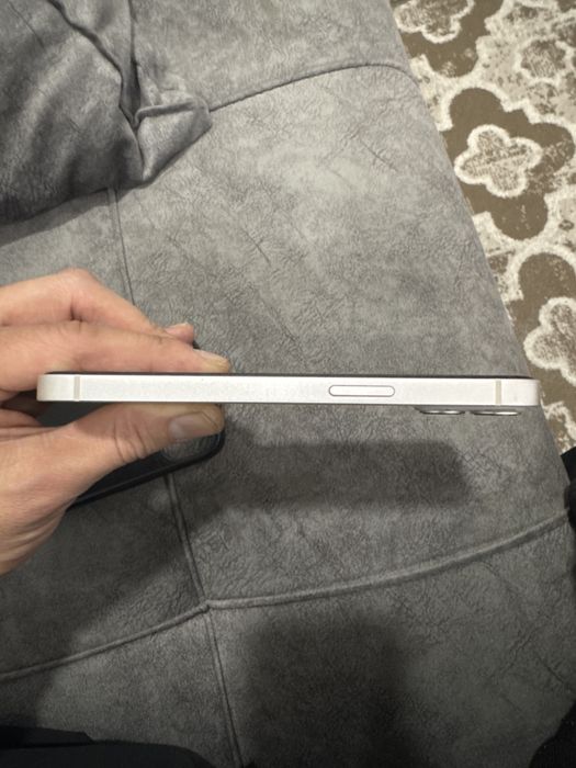 Айфон 13 в отличном состоянии