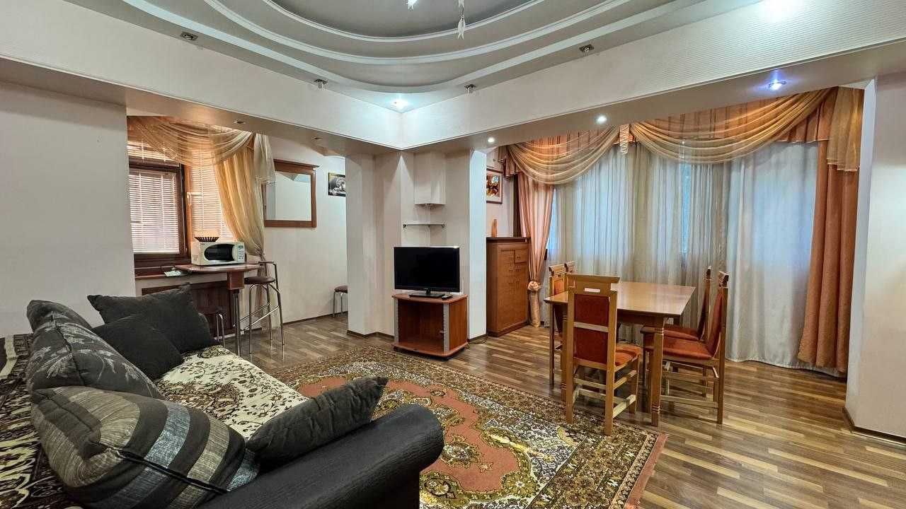 Продается квартира 2х комнатная ЦУМ 110 школа