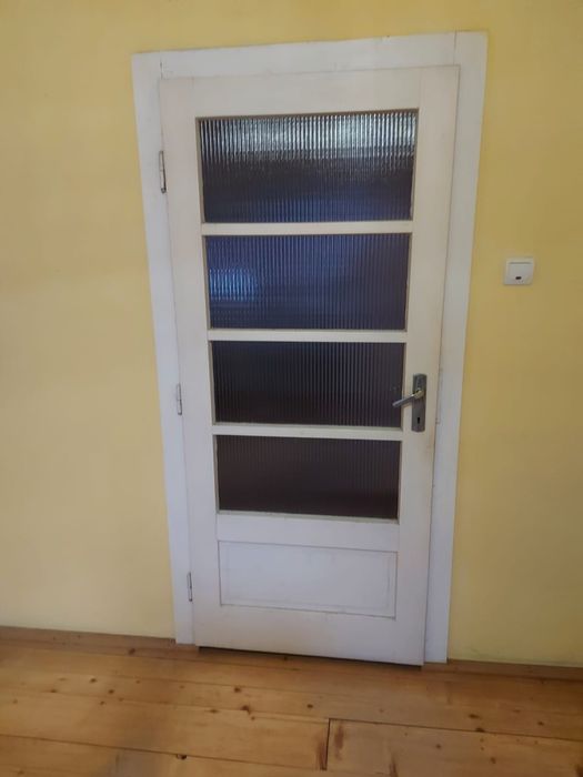 Usi de vanzare..