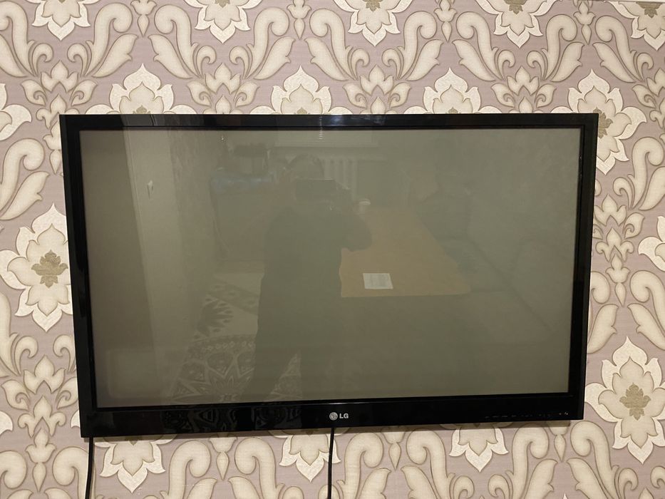 Продам Телевизор lg