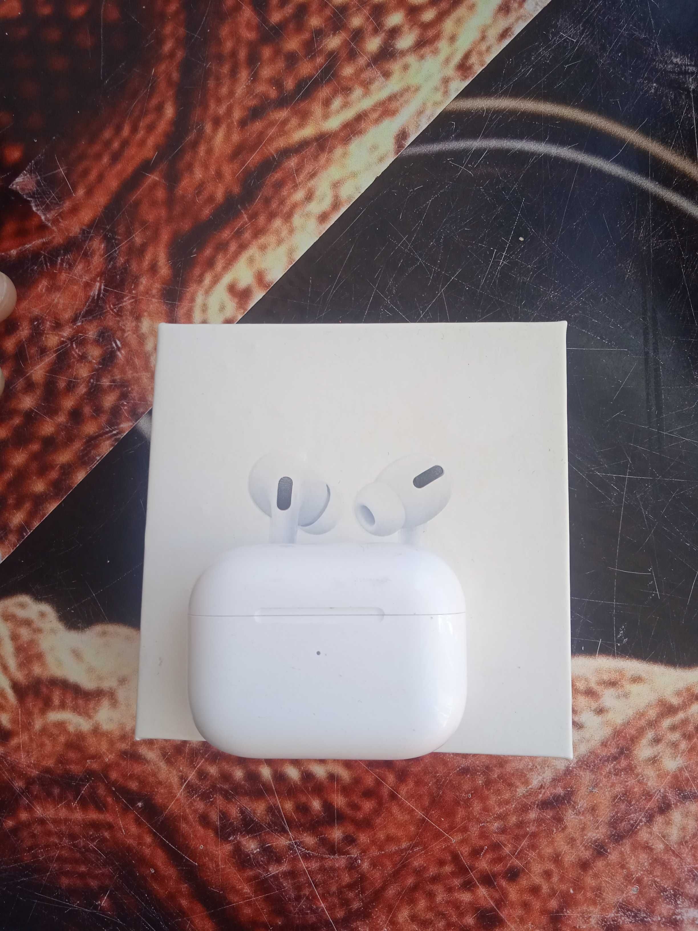 Продам наушники air pods