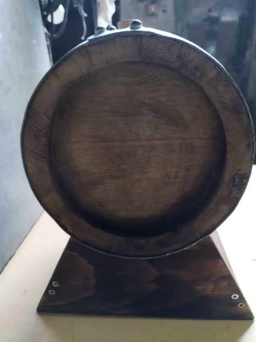 Почти ново дъбово буренце със стойка