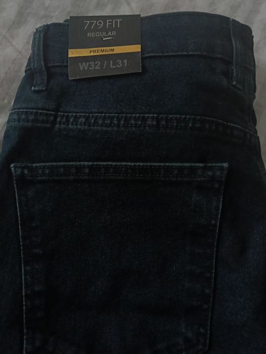 Blugi noi mărimea 32 LC Waikiki