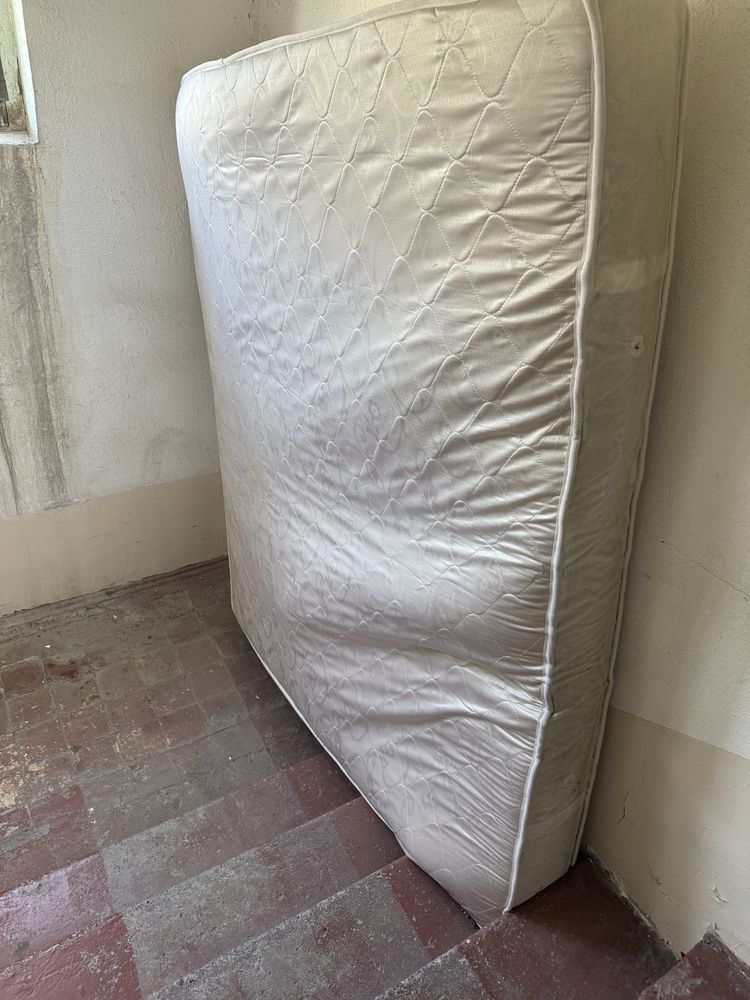 Shkaf matras sotiladi