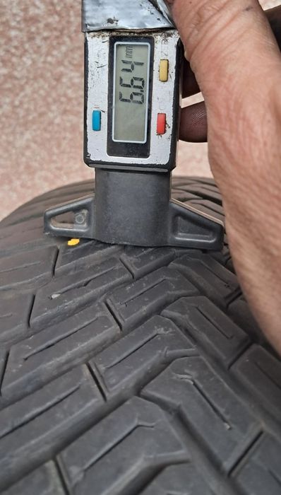 2 броя всесезонни гуми 185 65 15 Continental dot22