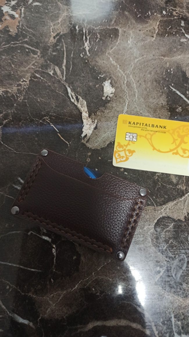 Продается картхолдер кожа