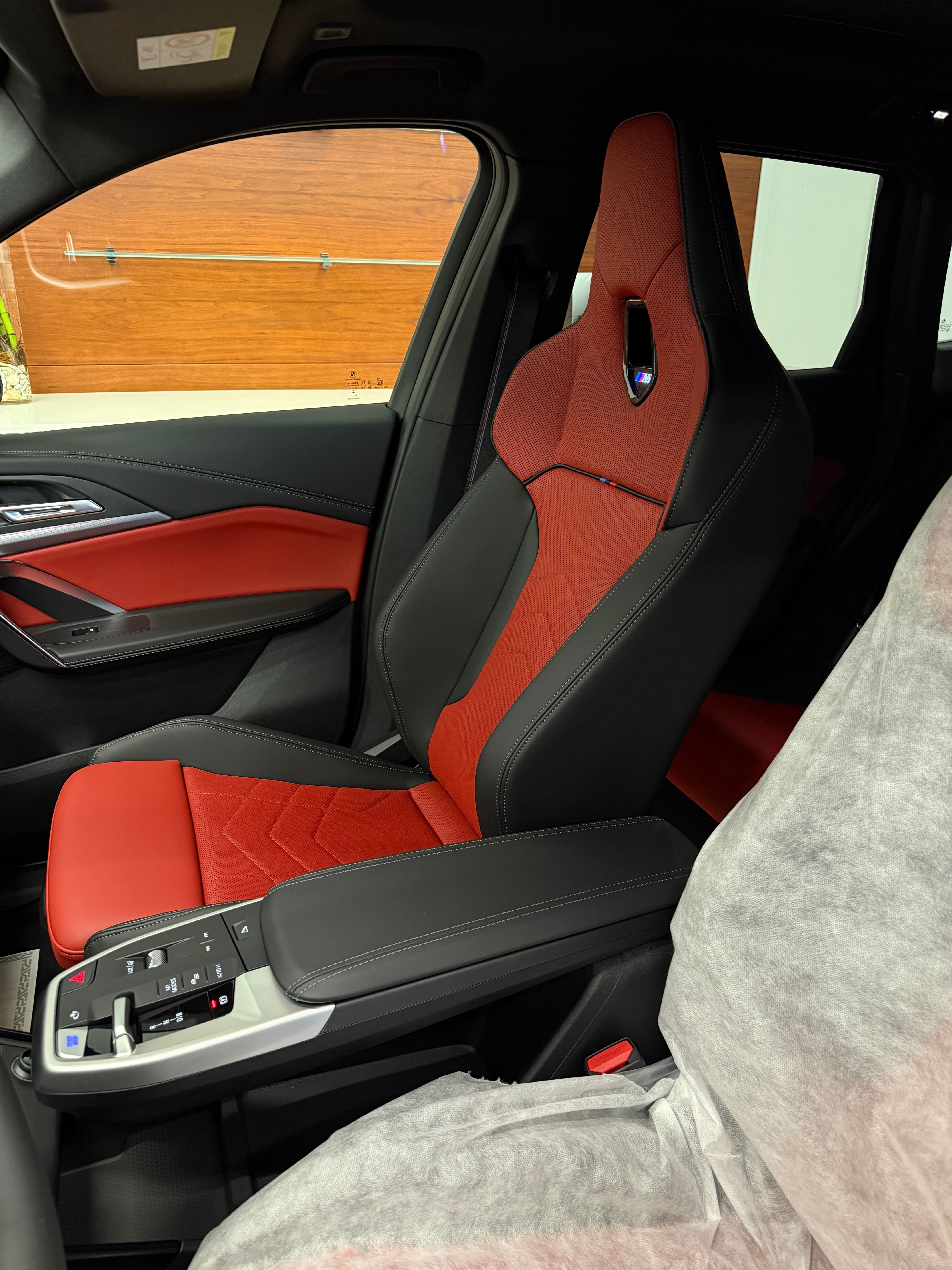 Продам BMW iX1 xDrive30 в наличии + официальная гарантия 8 лет