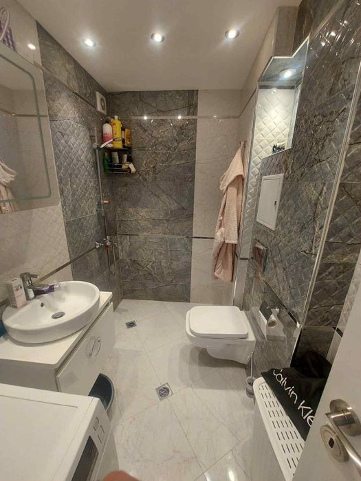 Дава се под наем Тристаен апартамент в София, Център - 68 кв.м за 796.62 € - Снимка #14