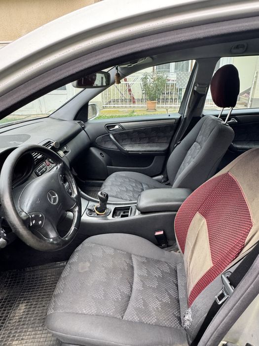 Mercedes-Benz C220