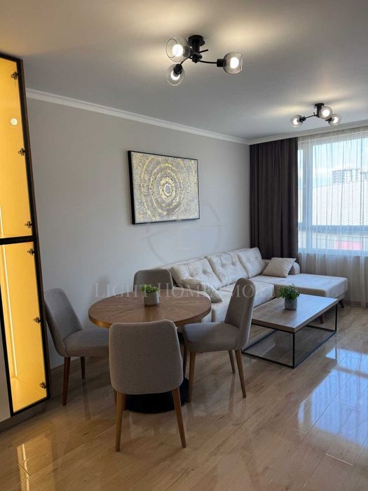 Продава се Двустаен апартамент в Пловдив, Съдийски - 67 кв.м за 2359 €/кв.м - Снимка #1