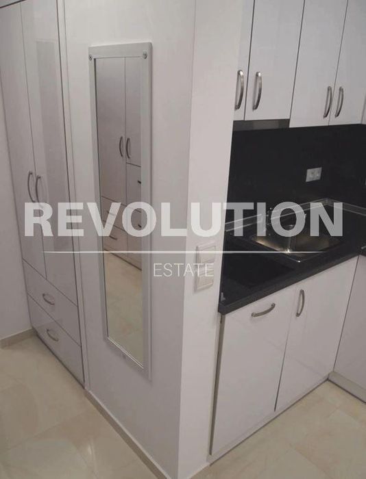 Дава се под наем Едностаен апартамент в Варна, Център - 40 кв.м за 550 € - Снимка #2