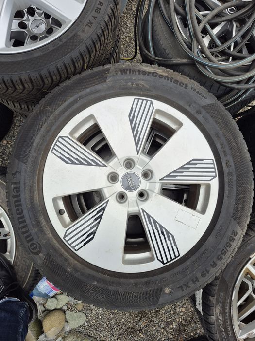 Audi Q8 E-tron джанти 19" + зимни гуми Continental Winter 255/55/19