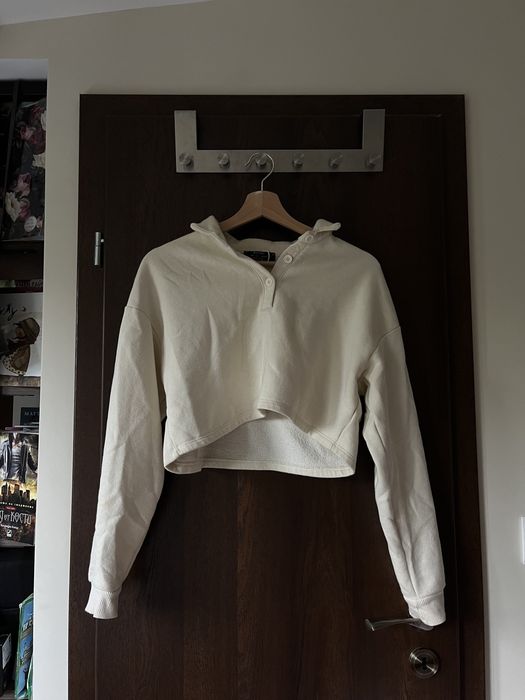 Къс Oversized пуловер с яка Bershka