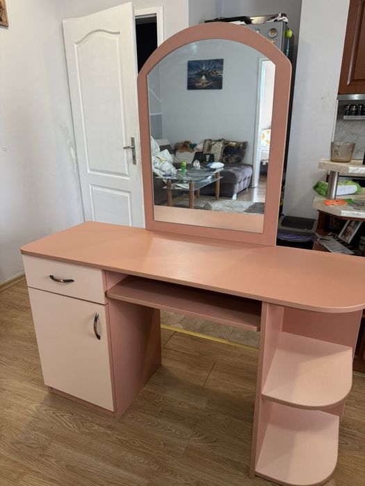 Тоалетка ( дамска)