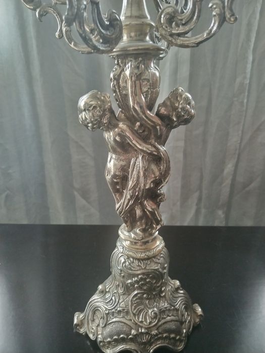 Sfesnic argintat cu îngerași