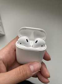 Продам Airpods 1