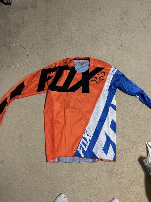 Vand echipament moto