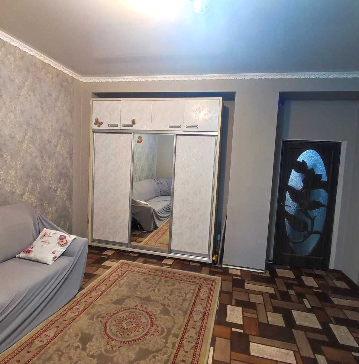 Продаю 3х комн. квартиру в центре, в кирпич. доме по ул. Аль-Фараби.