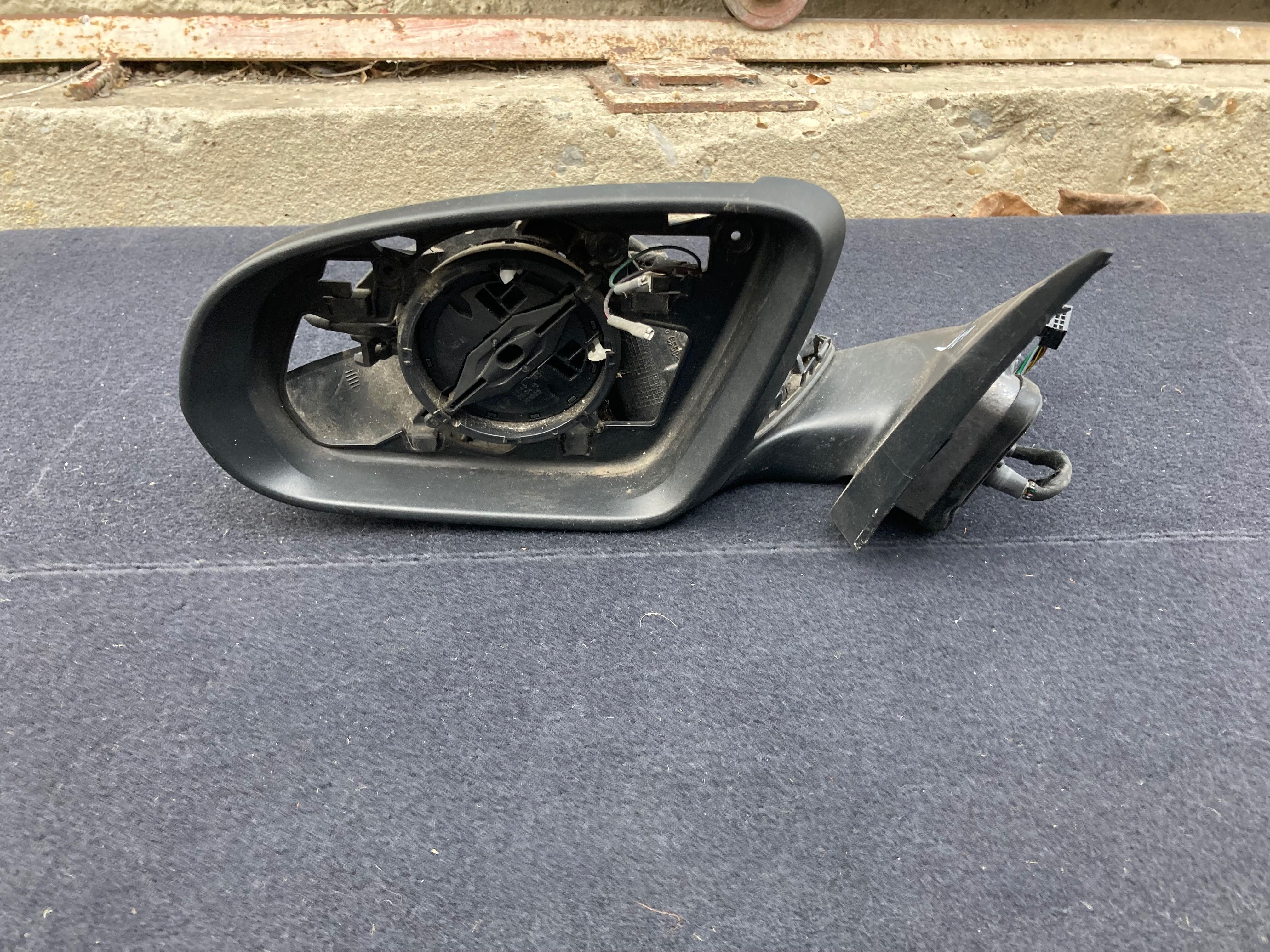 Ляво огледало Mercedes W205. 14-21.